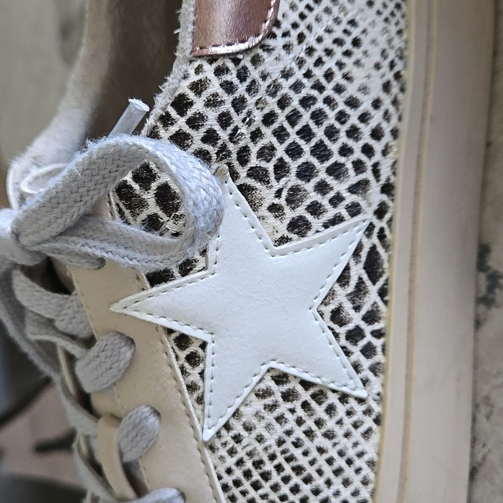 ShuShop Women's Snake Print Sneakers, Size 10 - Picture 2 of 11
